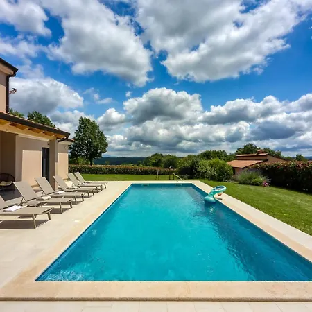 Joze Вилла Tinjan